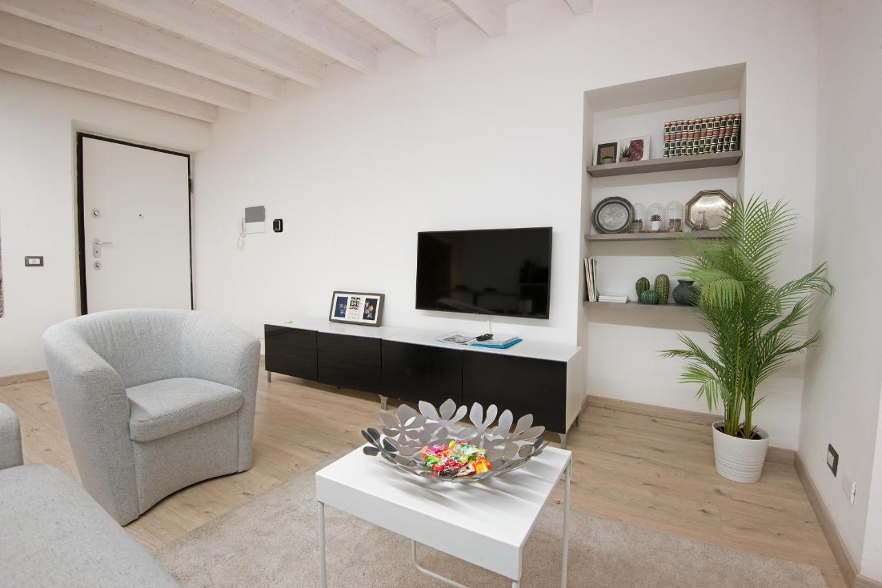 Larius Apartment Como Eksteriør billede